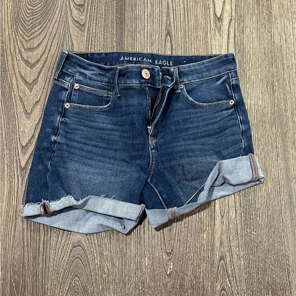 American Eagle Midi Boyfriend Shorts Cuffed Cut Off Denim Dark Wash Size 8 - Picture 1 of 8